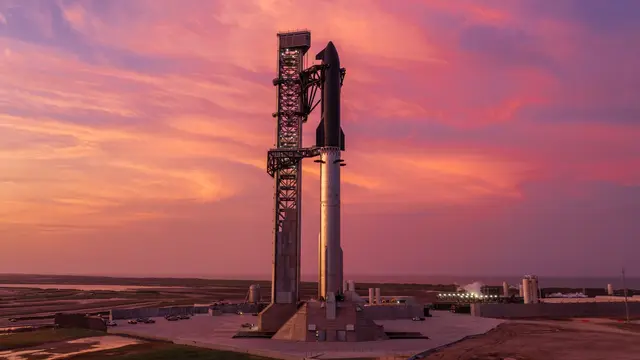 Starship завершил 13-й тестовый полет с двумя управляемыми приводнениями