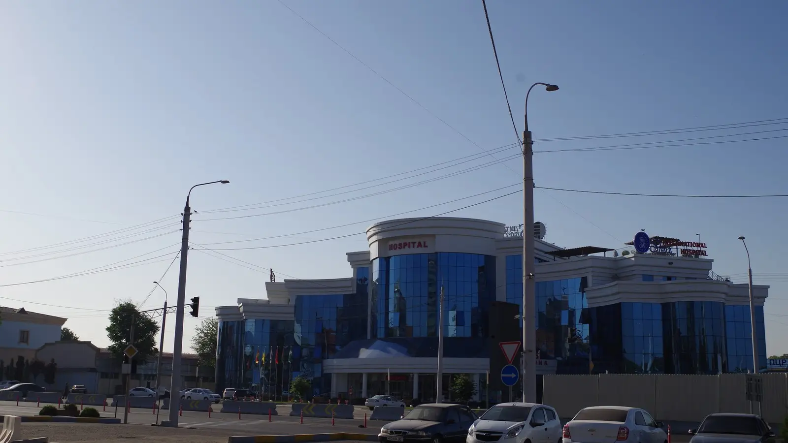 Улица Кичик халка йули в Ташкенте, архивное фото 3 июня 2023 года